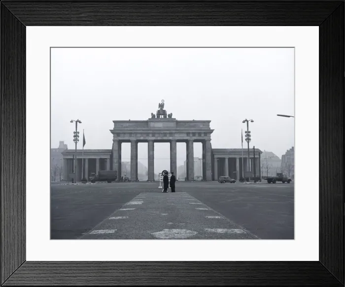Framed Print : Berlin. Brandenburg Gate looking towards the West symbol of German division Framed Print : Berlin. Brandenburg Gate looking towards the West symbol of German division
