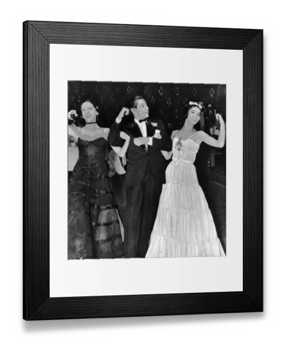 Framed Print : Ballet dancers turn to the Lambeth Walk, 1938 Framed Print : Ballet dancers turn to the Lambeth Walk, 1938