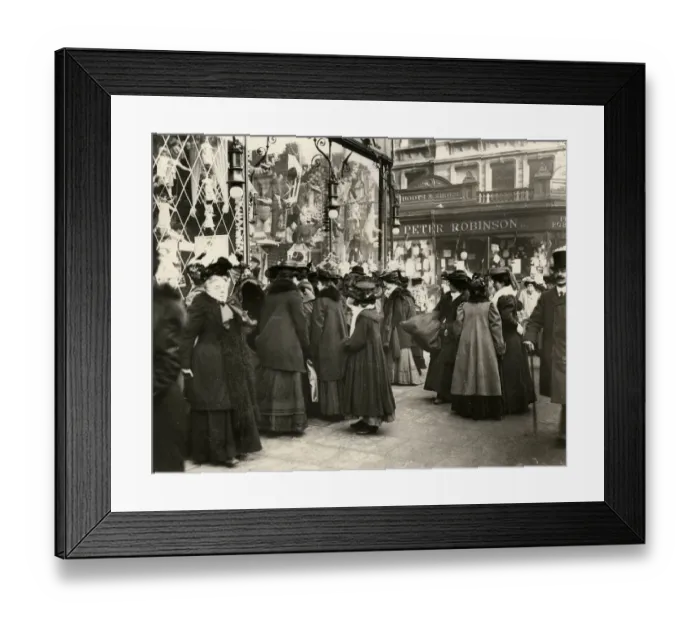 Framed Print : Window shopping, London 1908 Framed Print : Window shopping, London 1908