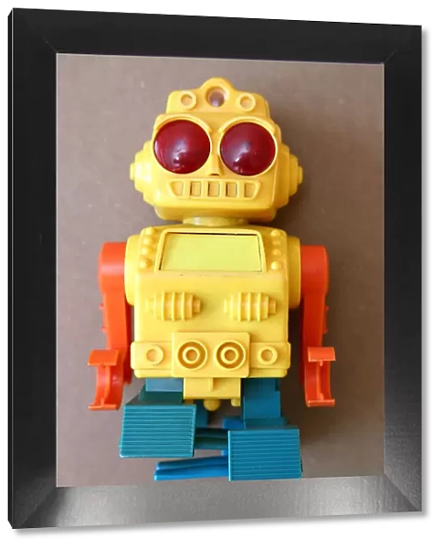 Retro Toy Walking Plastic Robot - Yellow Body (1  /  3)