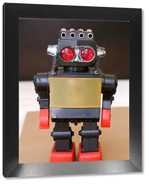 Retro Toy Walking Plastic Robot - Grey Body (2  /  2)