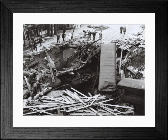 Framed Print : Blitz in London -- Balham High Road, WW2 Framed Print : Blitz in London -- Balham High Road, WW2