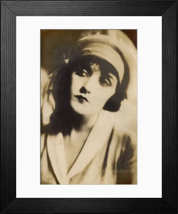 Framed Print : American pinup in a hat Framed Print : American pinup in a hat