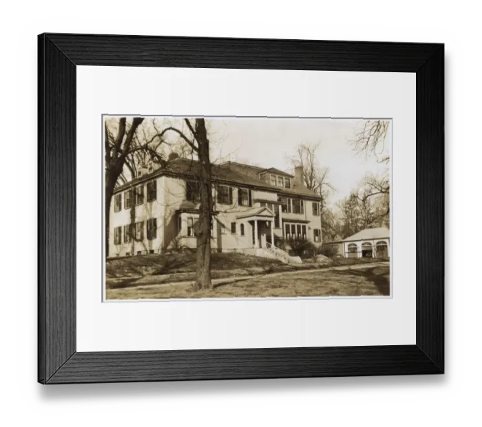 Framed Print : Mansion in Cambridge, Massachusetts, USA Framed Print : Mansion in Cambridge, Massachusetts, USA