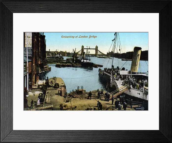 Framed Print : Pleasure steamer at London Bridge, London Framed Print : Pleasure steamer at London Bridge, London