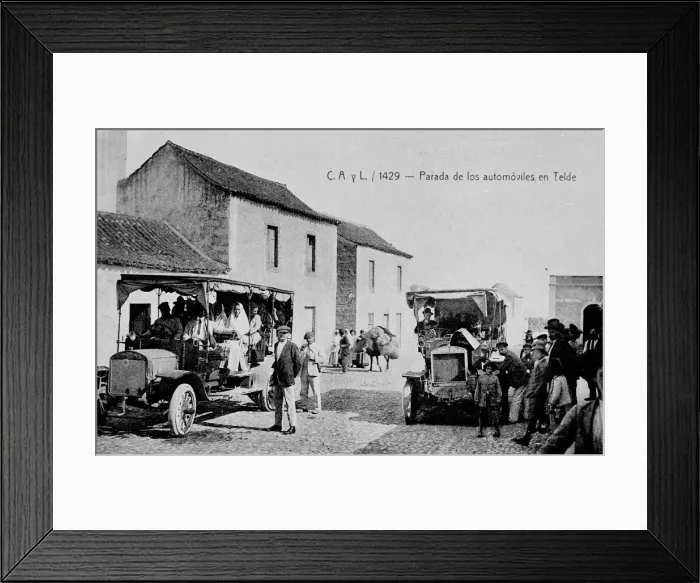 Framed Print : Tourists in Telde, Gran Canaria, Canary Islands Framed Print : Tourists in Telde, Gran Canaria, Canary Islands
