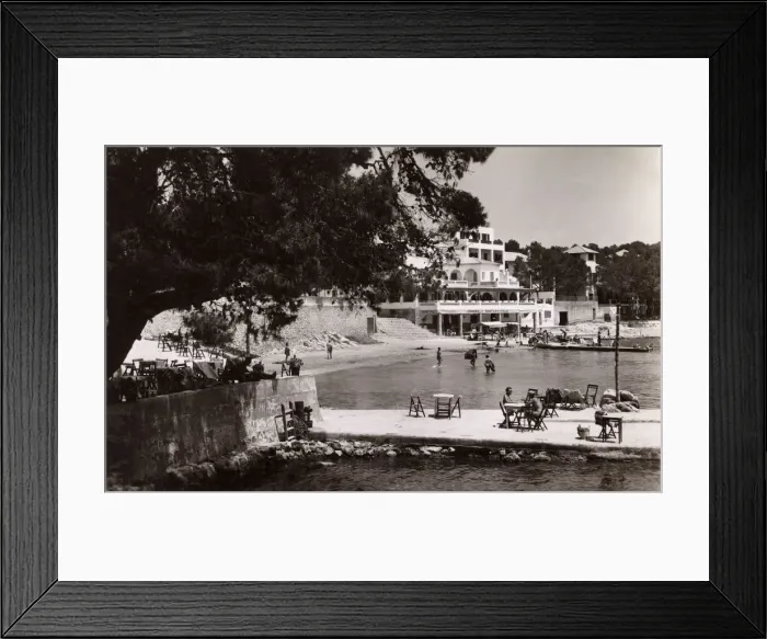 Framed Print : Waterside scene at Paguera, Majorca, Spain Framed Print : Waterside scene at Paguera, Majorca, Spain