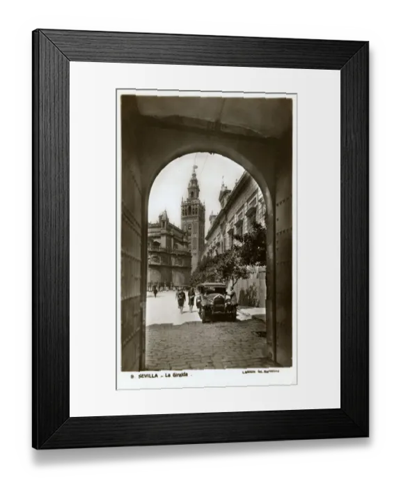 Framed Print : View of the Giralda belltower, Seville, Spain Framed Print : View of the Giralda belltower, Seville, Spain