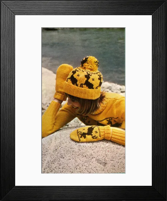 Framed Print : Womans Fashion Knitwear in yellow and black Framed Print : Womans Fashion Knitwear in yellow and black