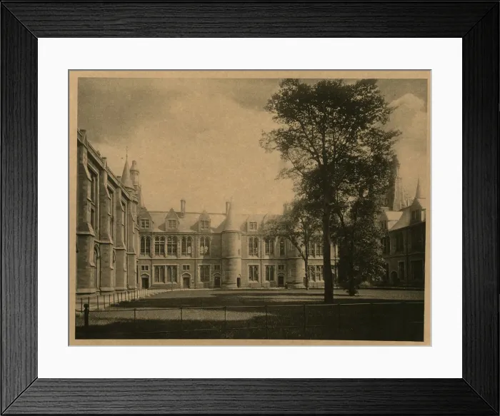 Framed Print : University of Glasgow - East Quadrangle looking East Framed Print : University of Glasgow - East Quadrangle looking East