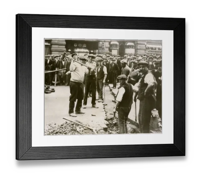 Framed Print : Piccadilly roadworks 1927 Roadworks in Piccadilly, London 1927 Framed Print : Piccadilly roadworks 1927 Roadworks in Piccadilly, London 1927