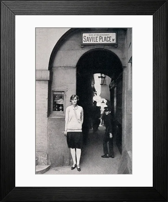 Framed Print : Londons smallest shop Framed Print : Londons smallest shop