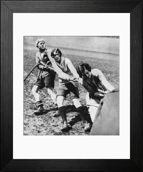 Framed Print : Womens tug of war team training in Battersea Park Framed Print : Womens tug of war team training in Battersea Park