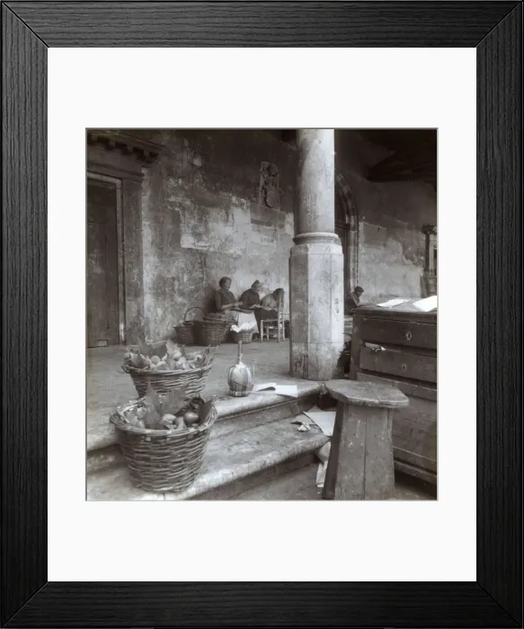 Framed Print : Apple sellers, Venice, Italy Framed Print : Apple sellers, Venice, Italy