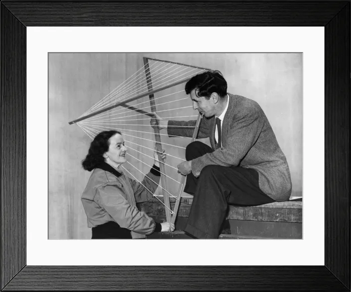 Framed Print : Barbara Hepworth discusses with Michael Tippett Framed Print : Barbara Hepworth discusses with Michael Tippett