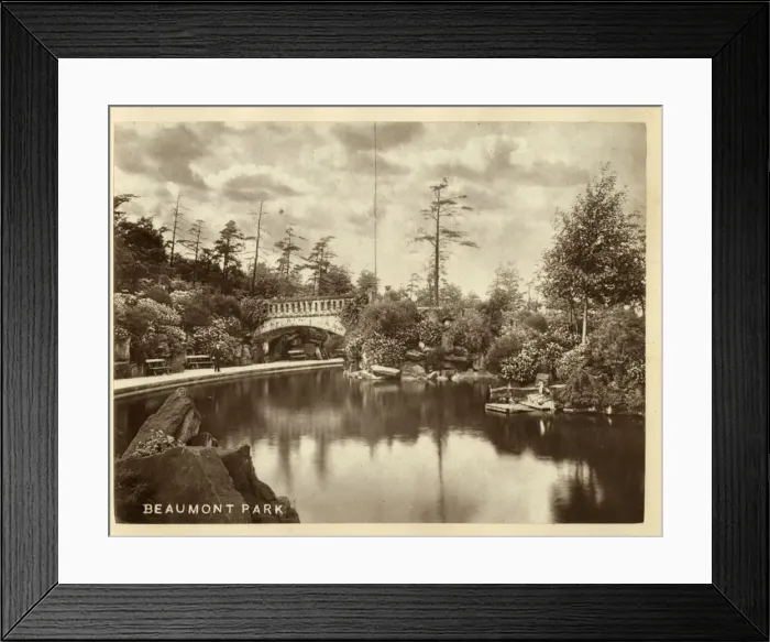 Framed Print : Beaumont Park Lake, Huddersfield, Yorkshire Framed Print : Beaumont Park Lake, Huddersfield, Yorkshire
