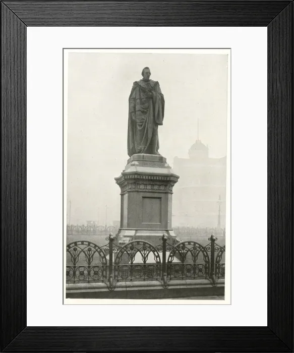 Framed Print : Disraeli statue, Parliament Square, London Framed Print : Disraeli statue, Parliament Square, London