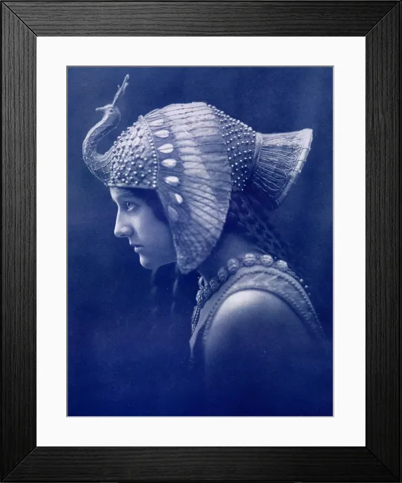 Framed Print : The Head Decorative - A Fashion of Old Egypt Framed Print : The Head Decorative - A Fashion of Old Egypt
