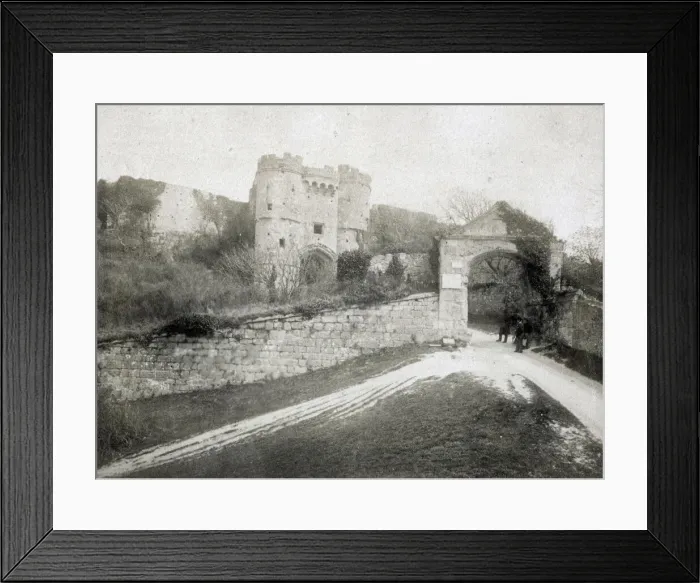 Framed Print : Carisbrooke Castle, Isle of Wight Framed Print : Carisbrooke Castle, Isle of Wight