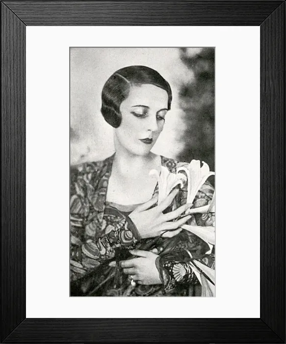 Framed Print : The Marquise de Casa Maury (Paula Gellibrand) by Yevonde Framed Print : The Marquise de Casa Maury (Paula Gellibrand) by Yevonde