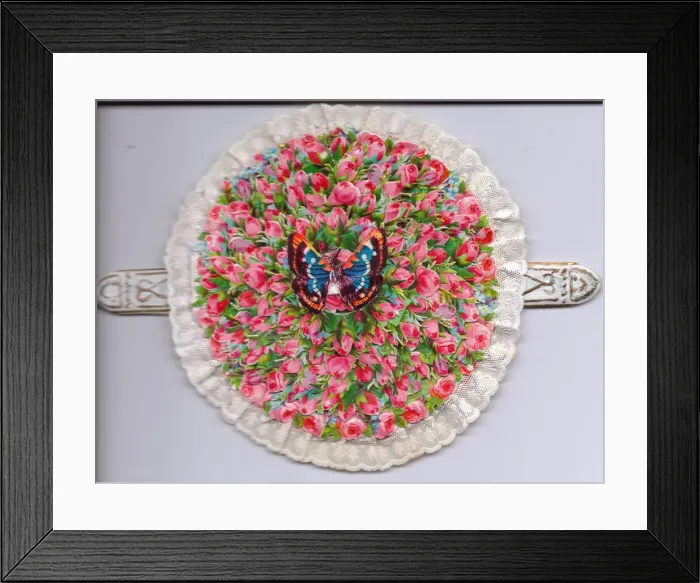 Framed Print : Pink roses on a circular greetings card Framed Print : Pink roses on a circular greetings card