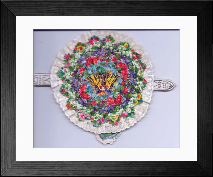 Framed Print : Assorted flowers on a circular greetings card Framed Print : Assorted flowers on a circular greetings card