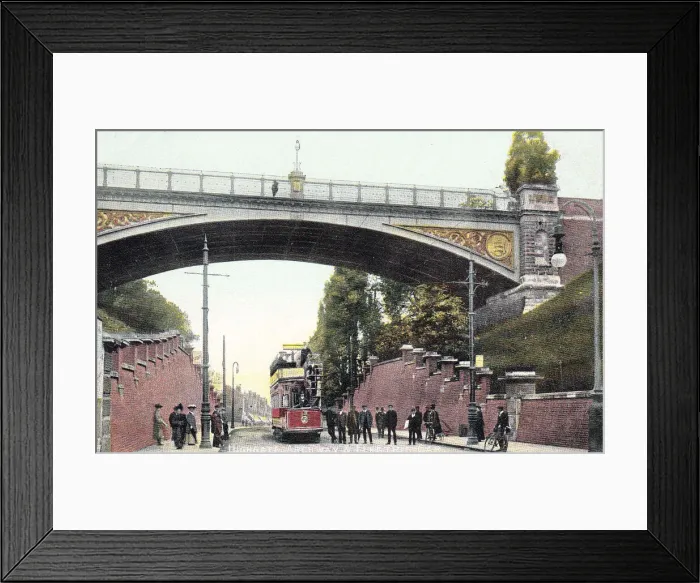 Framed Print : Highgate Archway, Highgate, North London Framed Print : Highgate Archway, Highgate, North London