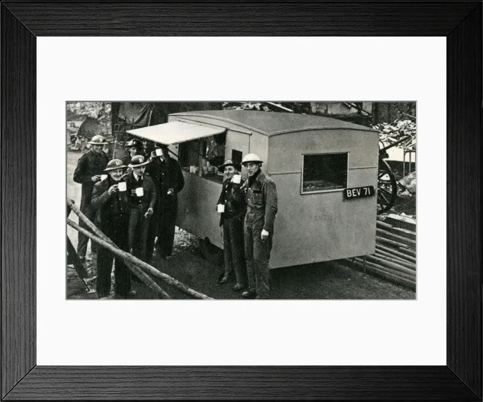 Framed Print : Refreshments for emergency workers, WW2 Framed Print : Refreshments for emergency workers, WW2