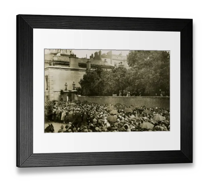 Framed Print : Proclamation of Peace at St Jamess Palace, London Framed Print : Proclamation of Peace at St Jamess Palace, London