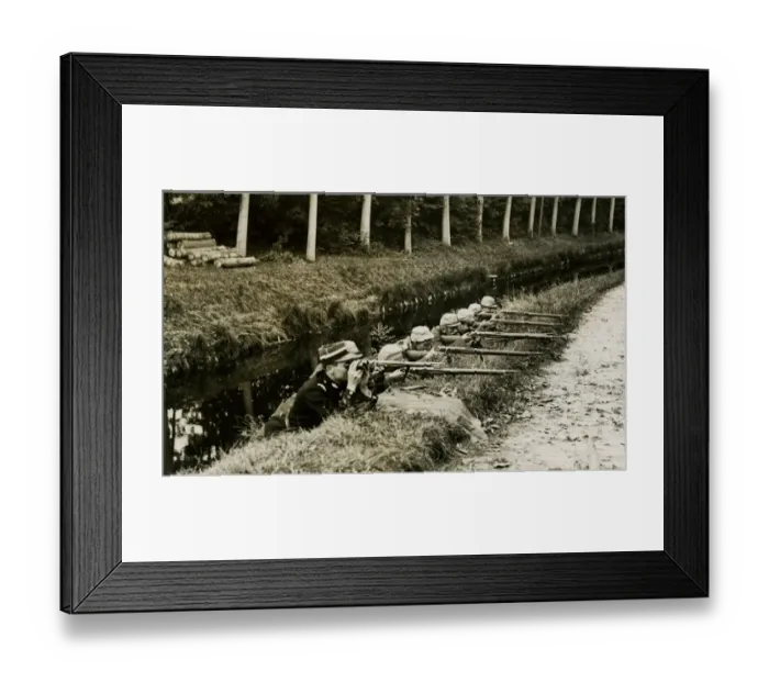 Framed Print : French Soldiers with rifles, WW1 Framed Print : French Soldiers with rifles, WW1
