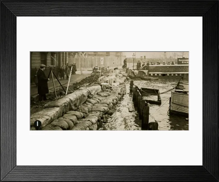 Framed Print : River Thames flooding at high tide, London Framed Print : River Thames flooding at high tide, London