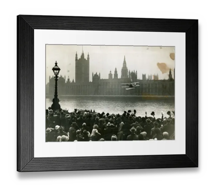Framed Print : Sir Alan Cobham returns to London from Australia Framed Print : Sir Alan Cobham returns to London from Australia