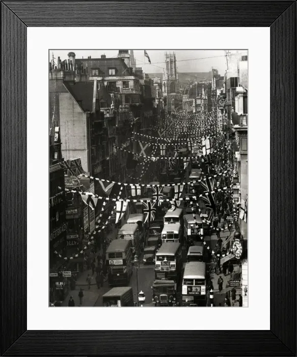 Framed Print : Fleet Street, London, Royal Silver Jubilee celebrations Framed Print : Fleet Street, London, Royal Silver Jubilee celebrations
