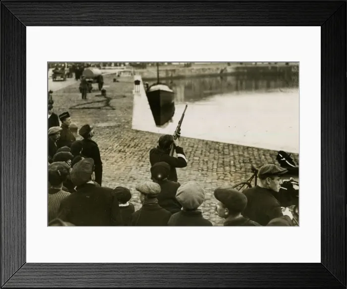 Framed Print : Belgian soldier firing at a German aeroplane, WW1 Framed Print : Belgian soldier firing at a German aeroplane, WW1