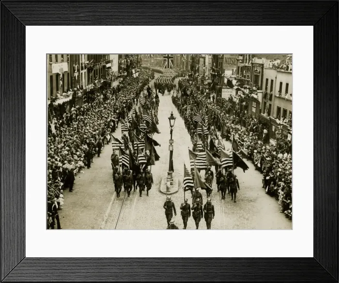 Framed Print : Peace celebrations, US Troops, Westminster Bridge Road Framed Print : Peace celebrations, US Troops, Westminster Bridge Road