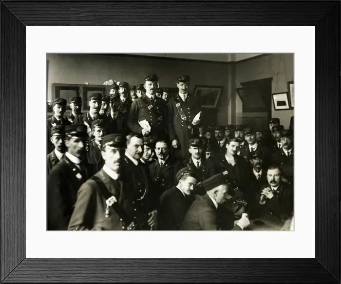 Framed Print : Railwaymen resume work after the Great Strike, 1919 Framed Print : Railwaymen resume work after the Great Strike, 1919