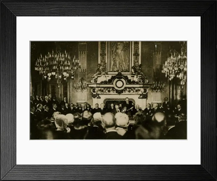 Framed Print : Signing of the Peace Pact in Paris, August 1928 Framed Print : Signing of the Peace Pact in Paris, August 1928