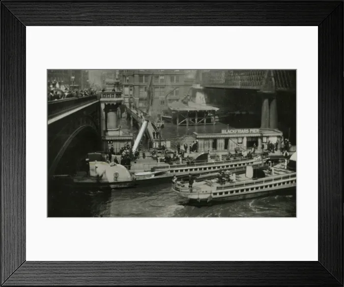 Framed Print : Blackfriars Bridge and River Thames, London Framed Print : Blackfriars Bridge and River Thames, London