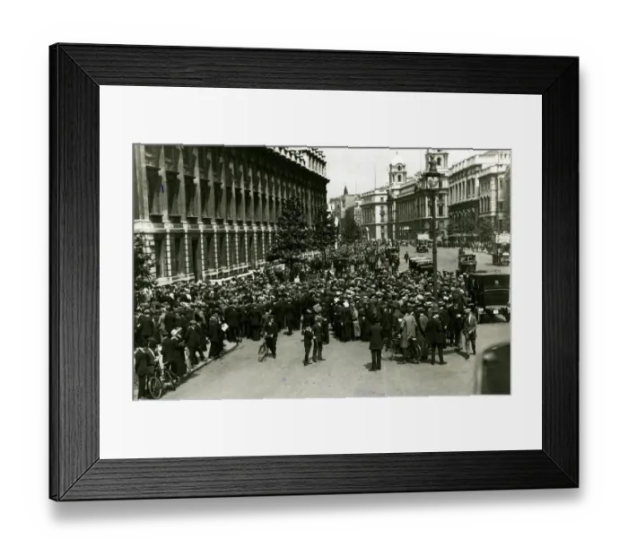 Framed Print : Crowd in Whitehall, near Downing Street, WW1 Framed Print : Crowd in Whitehall, near Downing Street, WW1