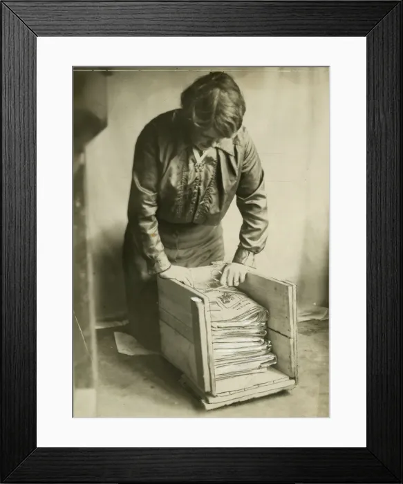 Framed Print : Woman saving paper during WW1 Framed Print : Woman saving paper during WW1