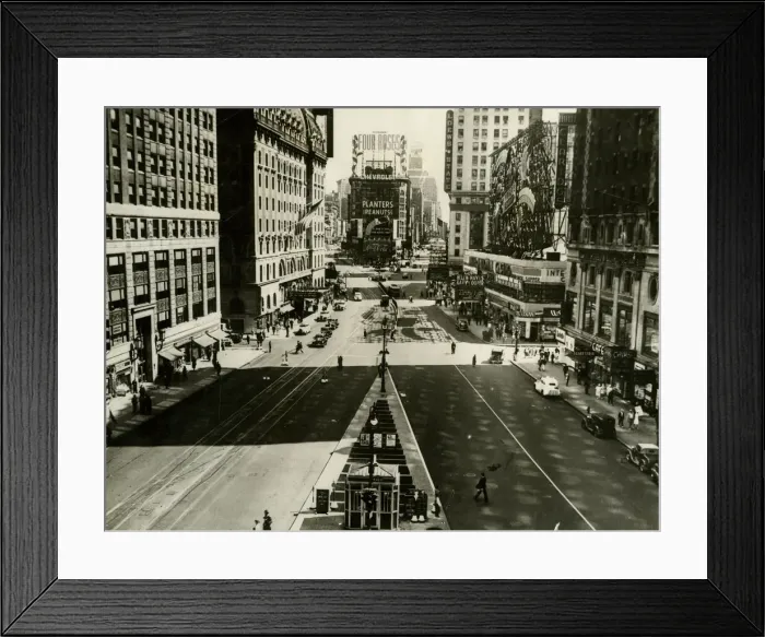 Framed Print : Times Square, New York, USA, during a heatwave Framed Print : Times Square, New York, USA, during a heatwave