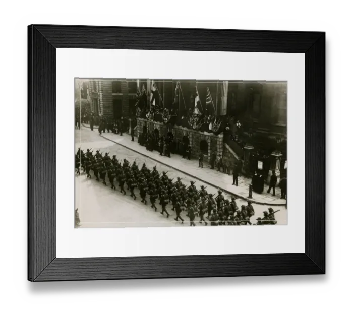 Framed Print : Anzac Day march past the Mansion House, London Framed Print : Anzac Day march past the Mansion House, London