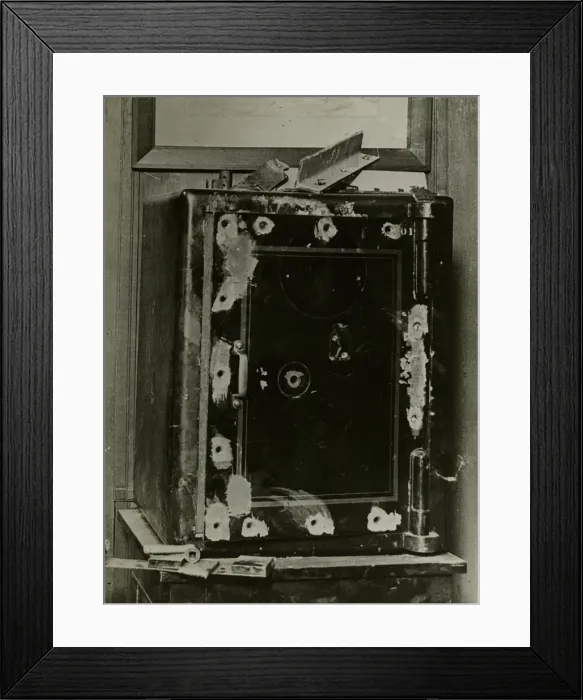 Framed Print : Arcos House, Moorgate Street, London Framed Print : Arcos House, Moorgate Street, London
