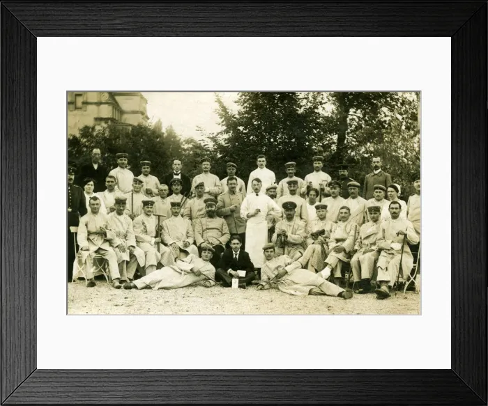 Framed Print : German convalescent soldiers with hospital staff, WW1 Framed Print : German convalescent soldiers with hospital staff, WW1