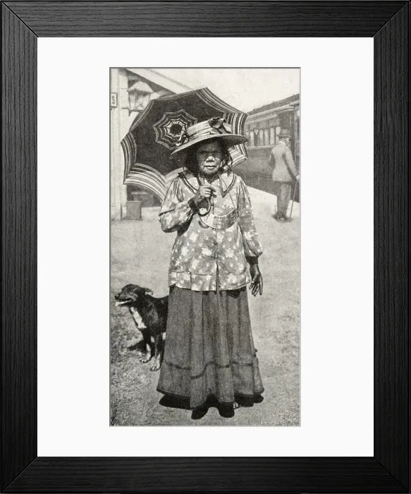 Framed Print : Aboriginal woman, Southern Queensland, Australia Framed Print : Aboriginal woman, Southern Queensland, Australia