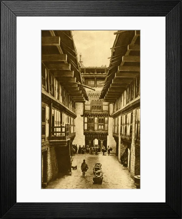 Framed Print : Court in the Kings Palace, Bhutan, South Asia Framed Print : Court in the Kings Palace, Bhutan, South Asia