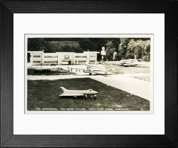 Framed Print : The Model Village at West Cliff Lodge, Ramsgate, Kent Framed Print : The Model Village at West Cliff Lodge, Ramsgate, Kent