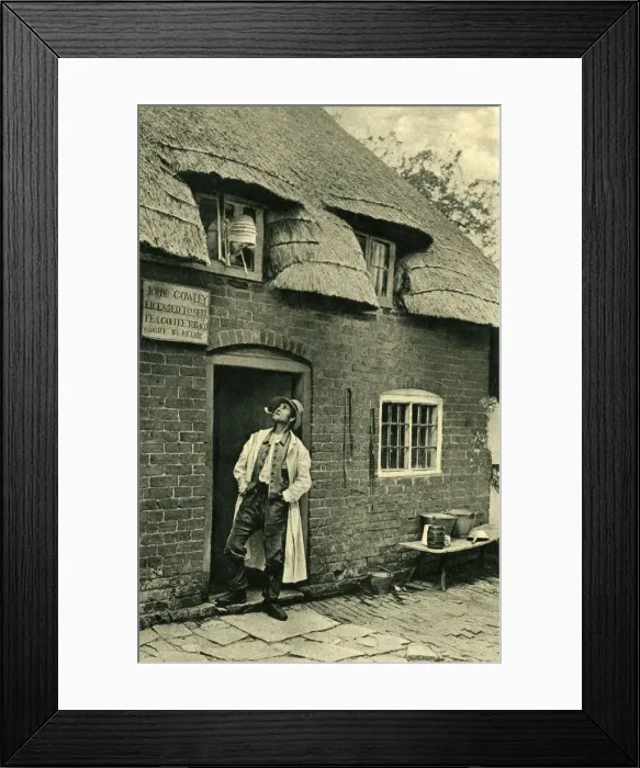 Framed Print : Thatched cottage and shop, Worcestershire Framed Print : Thatched cottage and shop, Worcestershire
