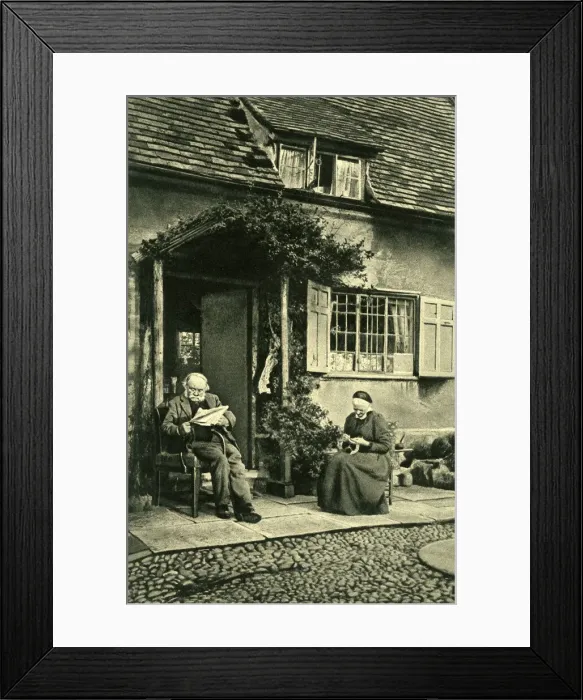 Framed Print : Elderly couple outside cottage, Little Comberton, Worcs