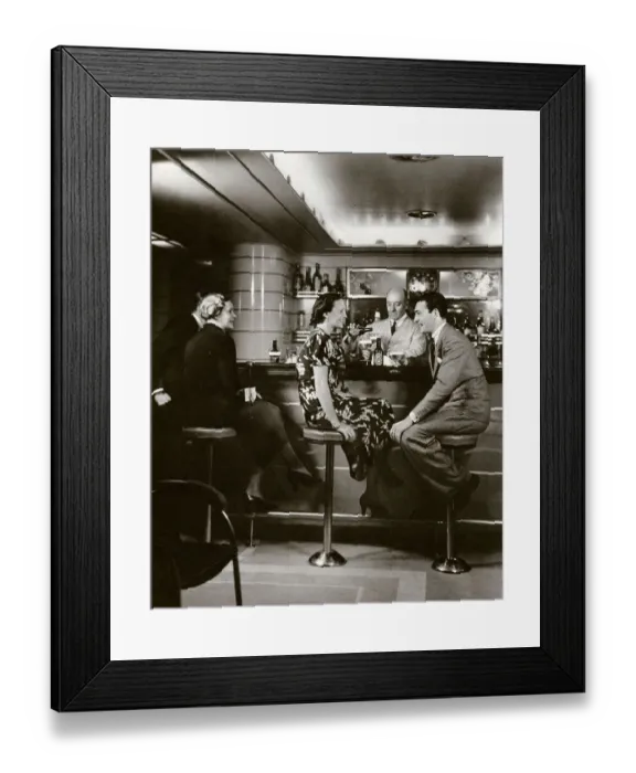 Framed Print : On board the Queen Mary - Tourist Cocktail Bar Framed Print : On board the Queen Mary - Tourist Cocktail Bar